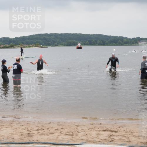 23.06.2024 - Viking Triathlon MichiJ http://msf.ph/oto/6342707 23.06.2024 10:25:32 Schwimmen 658, 662 meine-sportfotos.de
