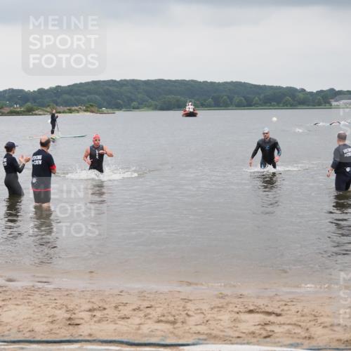 23.06.2024 - Viking Triathlon MichiJ http://msf.ph/oto/6342710 23.06.2024 10:25:32 Schwimmen 658, 662 meine-sportfotos.de