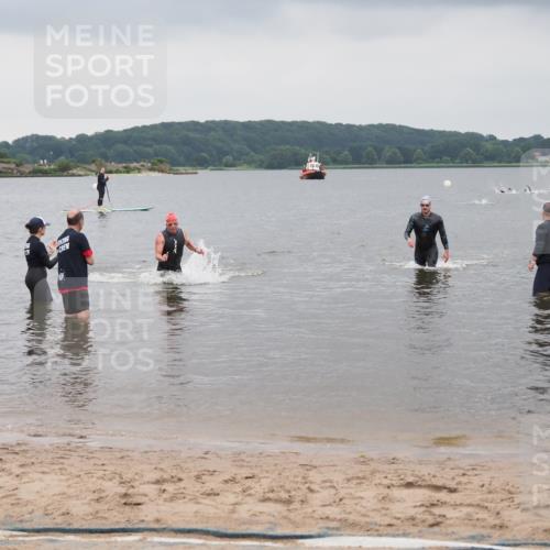 23.06.2024 - Viking Triathlon MichiJ http://msf.ph/oto/6342713 23.06.2024 10:25:33 Schwimmen 658, 662 meine-sportfotos.de