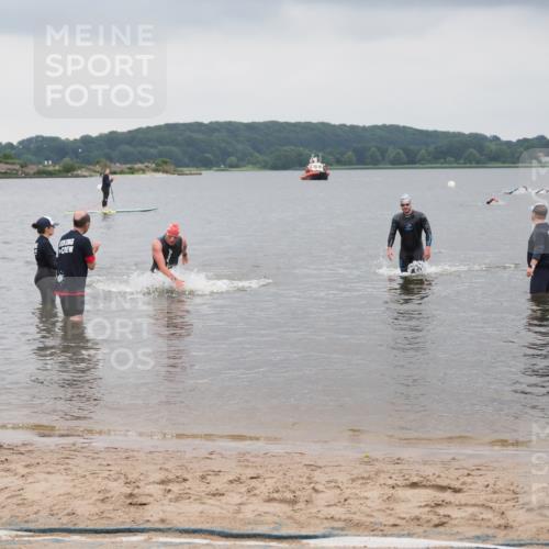 23.06.2024 - Viking Triathlon MichiJ http://msf.ph/oto/6342718 23.06.2024 10:25:34 Schwimmen 658, 662 meine-sportfotos.de