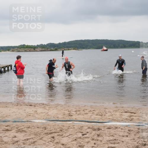 23.06.2024 - Viking Triathlon MichiJ http://msf.ph/oto/6342725 23.06.2024 10:25:36 Schwimmen 658, 662 meine-sportfotos.de