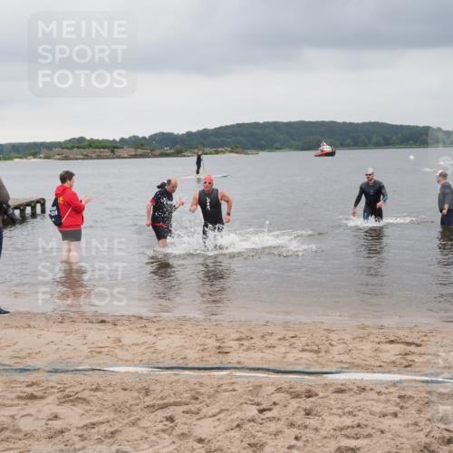 23.06.2024 - Viking Triathlon MichiJ http://msf.ph/oto/6342726 23.06.2024 10:25:36 Schwimmen 658, 662 meine-sportfotos.de