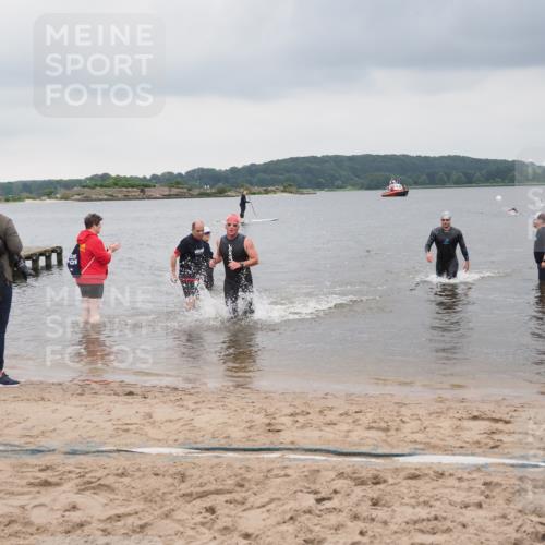 23.06.2024 - Viking Triathlon MichiJ http://msf.ph/oto/6342729 23.06.2024 10:25:37 Schwimmen 658, 662 meine-sportfotos.de