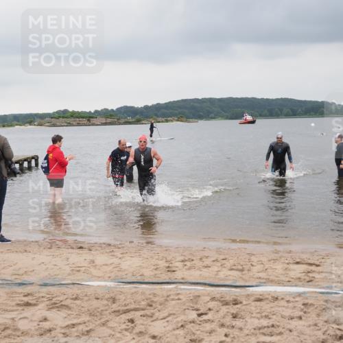 23.06.2024 - Viking Triathlon MichiJ http://msf.ph/oto/6342731 23.06.2024 10:25:37 Schwimmen 658, 662 meine-sportfotos.de