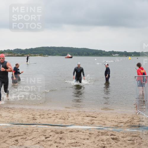 23.06.2024 - Viking Triathlon MichiJ http://msf.ph/oto/6342732 23.06.2024 10:25:38 Schwimmen 658, 662 meine-sportfotos.de