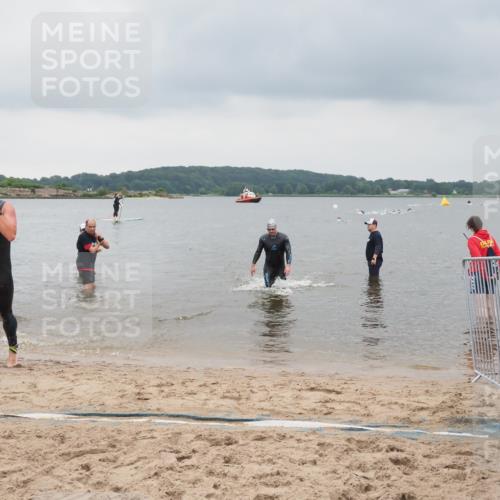 23.06.2024 - Viking Triathlon MichiJ http://msf.ph/oto/6342736 23.06.2024 10:25:39 Schwimmen 658, 662 meine-sportfotos.de