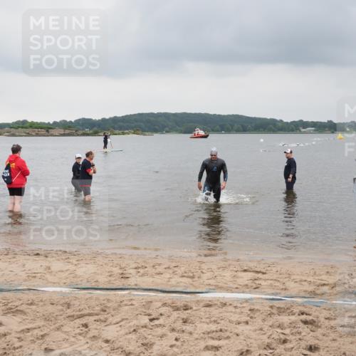 23.06.2024 - Viking Triathlon MichiJ http://msf.ph/oto/6342741 23.06.2024 10:25:39 Schwimmen 658, 662 meine-sportfotos.de