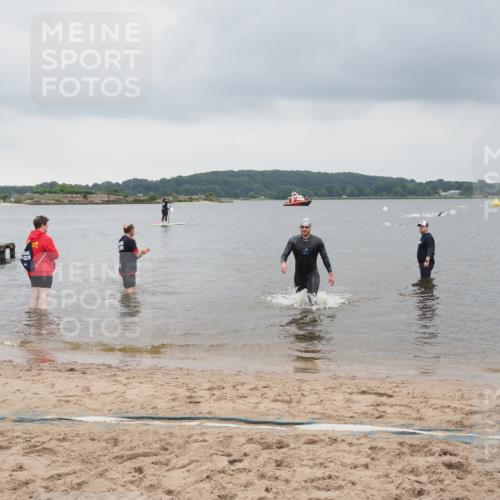 23.06.2024 - Viking Triathlon MichiJ http://msf.ph/oto/6342744 23.06.2024 10:25:40 Schwimmen 658, 662 meine-sportfotos.de
