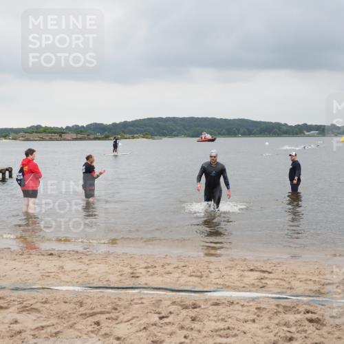 23.06.2024 - Viking Triathlon MichiJ http://msf.ph/oto/6342745 23.06.2024 10:25:40 Schwimmen 658, 662 meine-sportfotos.de
