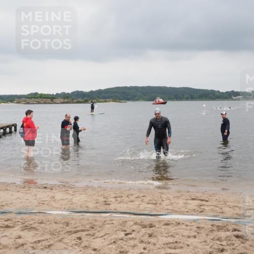 23.06.2024 - Viking Triathlon MichiJ http://msf.ph/oto/6342747 23.06.2024 10:25:41 Schwimmen 658, 662 meine-sportfotos.de