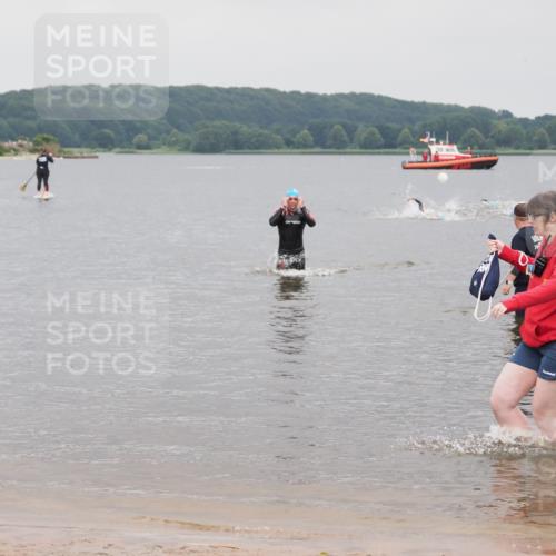 23.06.2024 - Viking Triathlon MichiJ http://msf.ph/oto/6342756 23.06.2024 10:26:03 Schwimmen 37 meine-sportfotos.de