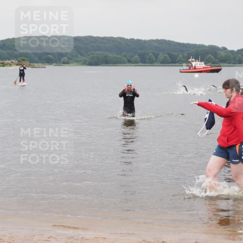 23.06.2024 - Viking Triathlon MichiJ http://msf.ph/oto/6342757 23.06.2024 10:26:03 Schwimmen 37 meine-sportfotos.de