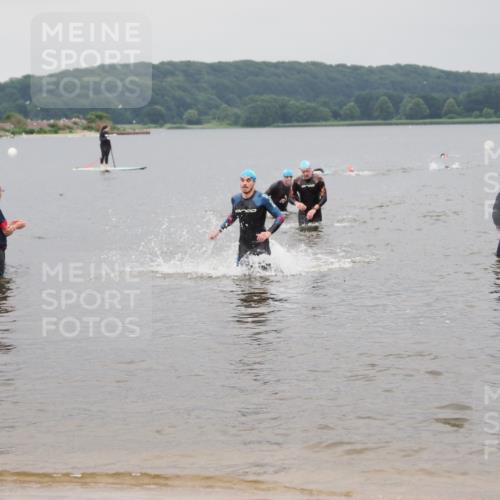 23.06.2024 - Viking Triathlon MichiJ http://msf.ph/oto/6342986 23.06.2024 10:28:22 Schwimmen 263 meine-sportfotos.de