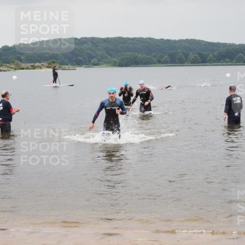 23.06.2024 - Viking Triathlon MichiJ http://msf.ph/oto/6342988 23.06.2024 10:28:23 Schwimmen 263 meine-sportfotos.de