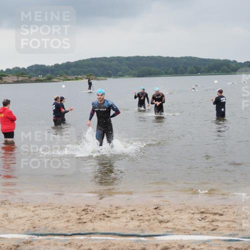 23.06.2024 - Viking Triathlon MichiJ http://msf.ph/oto/6342996 23.06.2024 10:28:26 Schwimmen 263 meine-sportfotos.de