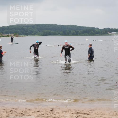 23.06.2024 - Viking Triathlon MichiJ http://msf.ph/oto/6343009 23.06.2024 10:28:30 Schwimmen 73, 76, 263 meine-sportfotos.de