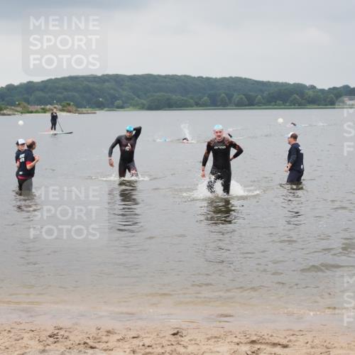 23.06.2024 - Viking Triathlon MichiJ http://msf.ph/oto/6343012 23.06.2024 10:28:31 Schwimmen 73, 76, 263 meine-sportfotos.de