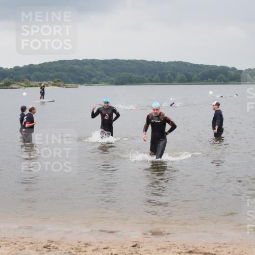 23.06.2024 - Viking Triathlon MichiJ http://msf.ph/oto/6343019 23.06.2024 10:28:33 Schwimmen 73, 76 meine-sportfotos.de