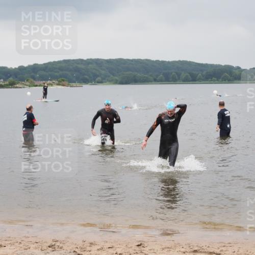 23.06.2024 - Viking Triathlon MichiJ http://msf.ph/oto/6343021 23.06.2024 10:28:34 Schwimmen 73, 76 meine-sportfotos.de