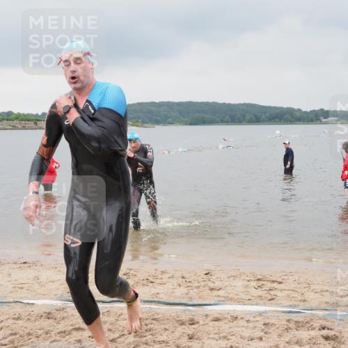 23.06.2024 - Viking Triathlon MichiJ http://msf.ph/oto/6343025 23.06.2024 10:28:41 Schwimmen 73, 76 meine-sportfotos.de