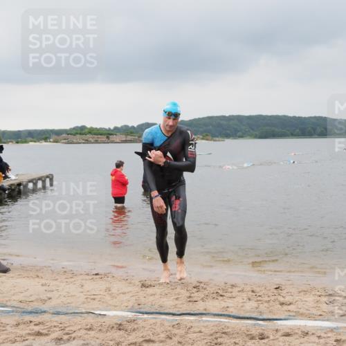 23.06.2024 - Viking Triathlon MichiJ http://msf.ph/oto/6343029 23.06.2024 10:28:43 Schwimmen 76 meine-sportfotos.de