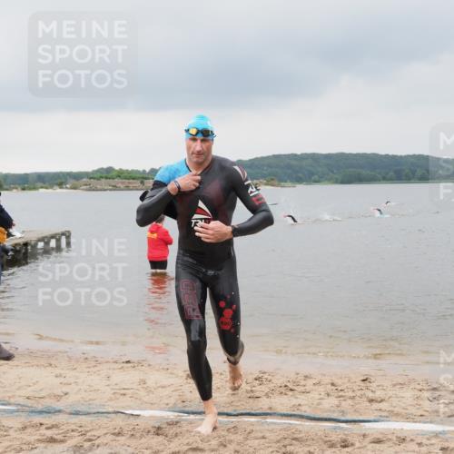 23.06.2024 - Viking Triathlon MichiJ http://msf.ph/oto/6343032 23.06.2024 10:28:43 Schwimmen 76 meine-sportfotos.de