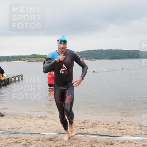23.06.2024 - Viking Triathlon MichiJ http://msf.ph/oto/6343034 23.06.2024 10:28:43 Schwimmen 76 meine-sportfotos.de