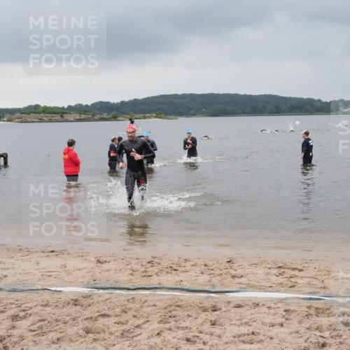 23.06.2024 - Viking Triathlon MichiJ http://msf.ph/oto/6343046 23.06.2024 10:29:01 Schwimmen 209, 438, 621 meine-sportfotos.de