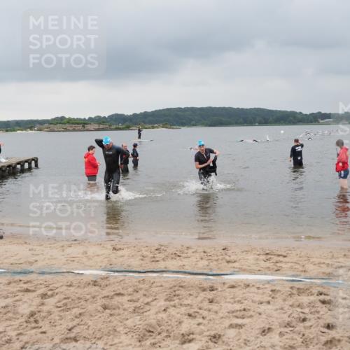 23.06.2024 - Viking Triathlon MichiJ http://msf.ph/oto/6343065 23.06.2024 10:29:08 Schwimmen 209, 438 meine-sportfotos.de