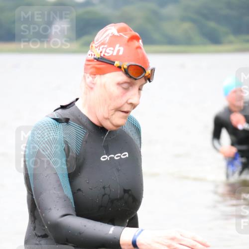 23.06.2024 - Viking Triathlon H.Heesch http://msf.ph/oto/6343092 23.06.2024 10:32:19 Schwimmen 260, 292, 302, 316, 394, 426, 628, 663 meine-sportfotos.de