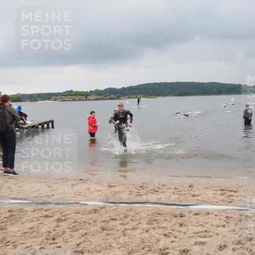 23.06.2024 - Viking Triathlon MichiJ http://msf.ph/oto/6343122 23.06.2024 10:29:30 Schwimmen 613 meine-sportfotos.de