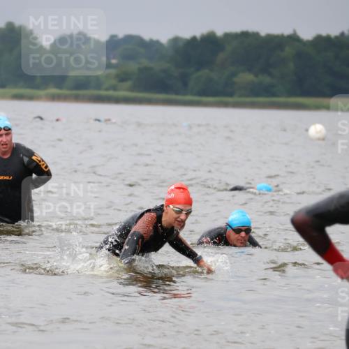 23.06.2024 - Viking Triathlon H.Heesch http://msf.ph/oto/6343126 23.06.2024 10:32:35 Schwimmen 198, 336, 408, 551 meine-sportfotos.de