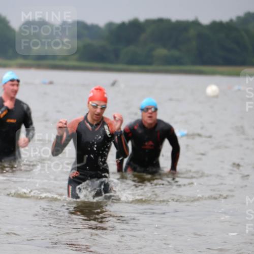 23.06.2024 - Viking Triathlon H.Heesch http://msf.ph/oto/6343131 23.06.2024 10:32:35 Schwimmen 198, 336, 408, 551 meine-sportfotos.de