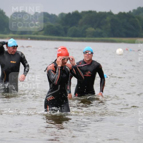 23.06.2024 - Viking Triathlon H.Heesch http://msf.ph/oto/6343133 23.06.2024 10:32:35 Schwimmen 198, 336, 408, 551 meine-sportfotos.de