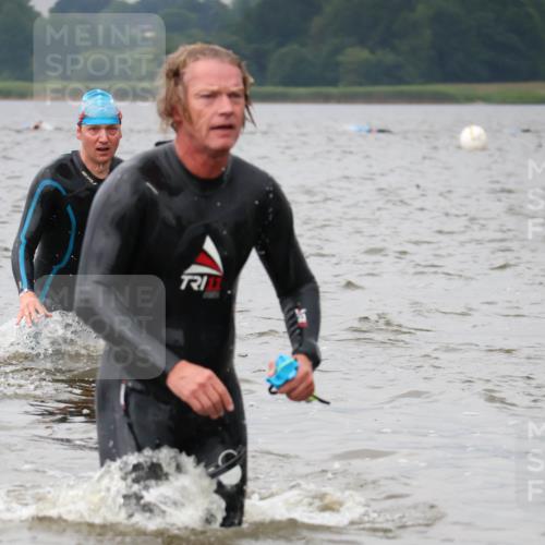 23.06.2024 - Viking Triathlon H.Heesch http://msf.ph/oto/6343202 23.06.2024 10:33:19 Schwimmen 118, 183, 626 meine-sportfotos.de