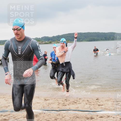23.06.2024 - Viking Triathlon MichiJ http://msf.ph/oto/6343220 23.06.2024 10:29:53 Schwimmen 233, 246, 354 meine-sportfotos.de