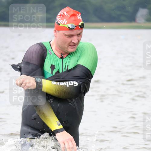 23.06.2024 - Viking Triathlon H.Heesch http://msf.ph/oto/6343238 23.06.2024 10:33:36 Schwimmen 215, 224, 604 meine-sportfotos.de