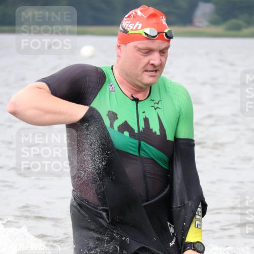 23.06.2024 - Viking Triathlon H.Heesch http://msf.ph/oto/6343240 23.06.2024 10:33:36 Schwimmen 215, 224, 604 meine-sportfotos.de