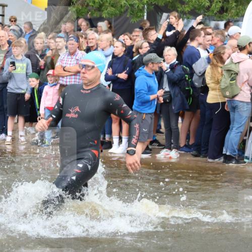 23.06.2024 - Viking Triathlon H.Heesch http://msf.ph/oto/6343267 23.06.2024 10:02:44 Schwimmen 62, 129, 194, 215, 218, 238, 312, 340, 360, 361, 372, 389, 404, 427, 541, 549, 604, 627 meine-sportfotos.de