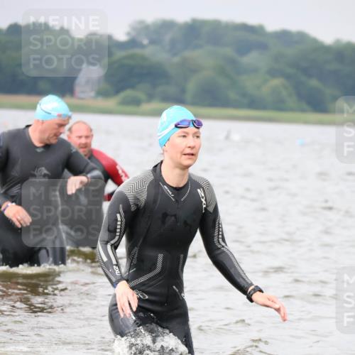 23.06.2024 - Viking Triathlon H.Heesch http://msf.ph/oto/6343300 23.06.2024 10:34:15 Schwimmen 12, 407, 477, 657 meine-sportfotos.de