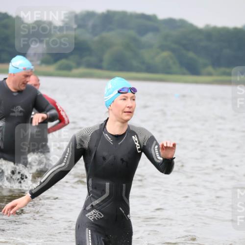 23.06.2024 - Viking Triathlon H.Heesch http://msf.ph/oto/6343302 23.06.2024 10:34:16 Schwimmen 12, 407, 477, 657 meine-sportfotos.de