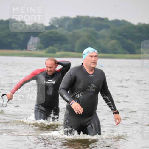 23.06.2024 - Viking Triathlon H.Heesch http://msf.ph/oto/6343312 23.06.2024 10:34:18 Schwimmen 12, 407, 477, 601, 657 meine-sportfotos.de