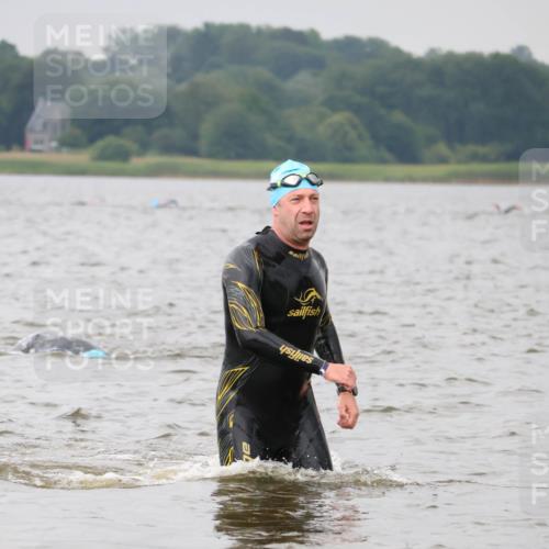 23.06.2024 - Viking Triathlon H.Heesch http://msf.ph/oto/6343345 23.06.2024 10:34:36 Schwimmen 503, 608, 632, 660 meine-sportfotos.de