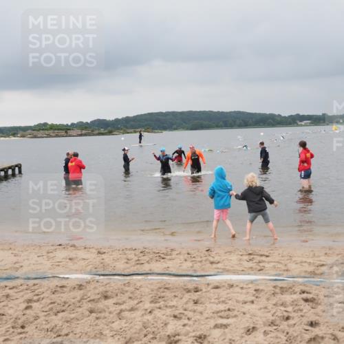 23.06.2024 - Viking Triathlon MichiJ http://msf.ph/oto/6343367 23.06.2024 10:30:32 Schwimmen 324, 656 meine-sportfotos.de