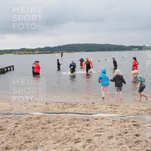 23.06.2024 - Viking Triathlon MichiJ http://msf.ph/oto/6343372 23.06.2024 10:30:34 Schwimmen 324, 482, 656 meine-sportfotos.de