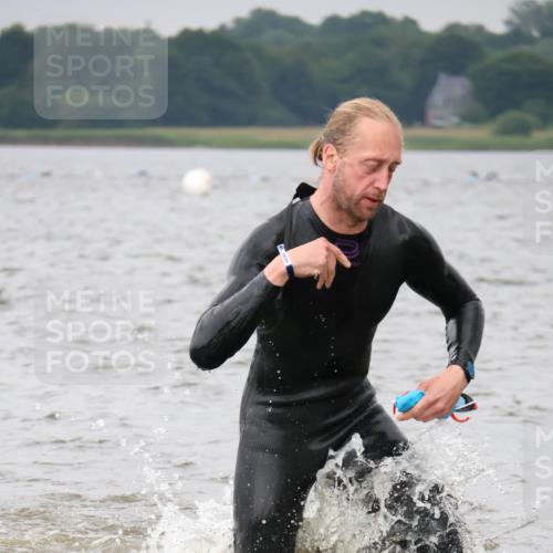 23.06.2024 - Viking Triathlon H.Heesch http://msf.ph/oto/6343375 23.06.2024 10:34:50 Schwimmen 58, 299, 311, 453, 470, 503, 541 meine-sportfotos.de