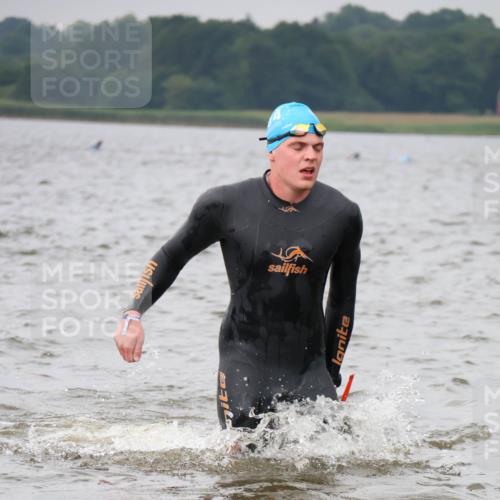 23.06.2024 - Viking Triathlon H.Heesch http://msf.ph/oto/6343388 23.06.2024 10:34:55 Schwimmen 242, 299, 311, 470, 541 meine-sportfotos.de