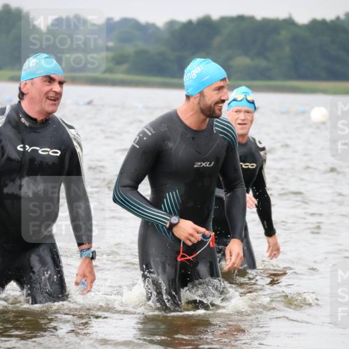 23.06.2024 - Viking Triathlon H.Heesch http://msf.ph/oto/6343398 23.06.2024 10:35:01 Schwimmen 218, 242, 299, 541 meine-sportfotos.de