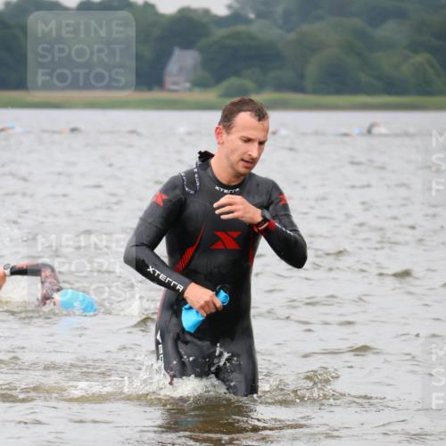 23.06.2024 - Viking Triathlon H.Heesch http://msf.ph/oto/6343408 23.06.2024 10:35:14 Schwimmen 101, 104, 120, 226, 454 meine-sportfotos.de