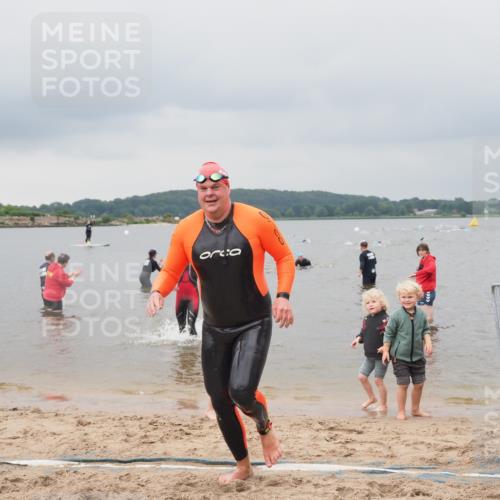 23.06.2024 - Viking Triathlon MichiJ http://msf.ph/oto/6343409 23.06.2024 10:30:43 Schwimmen 324, 482, 656 meine-sportfotos.de